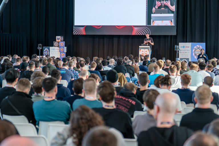 Laracon EU community memory 251