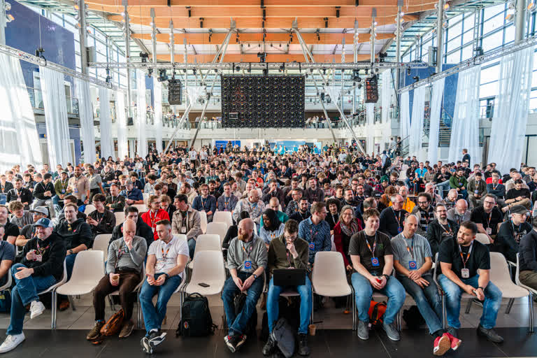 Laracon EU community memory 260